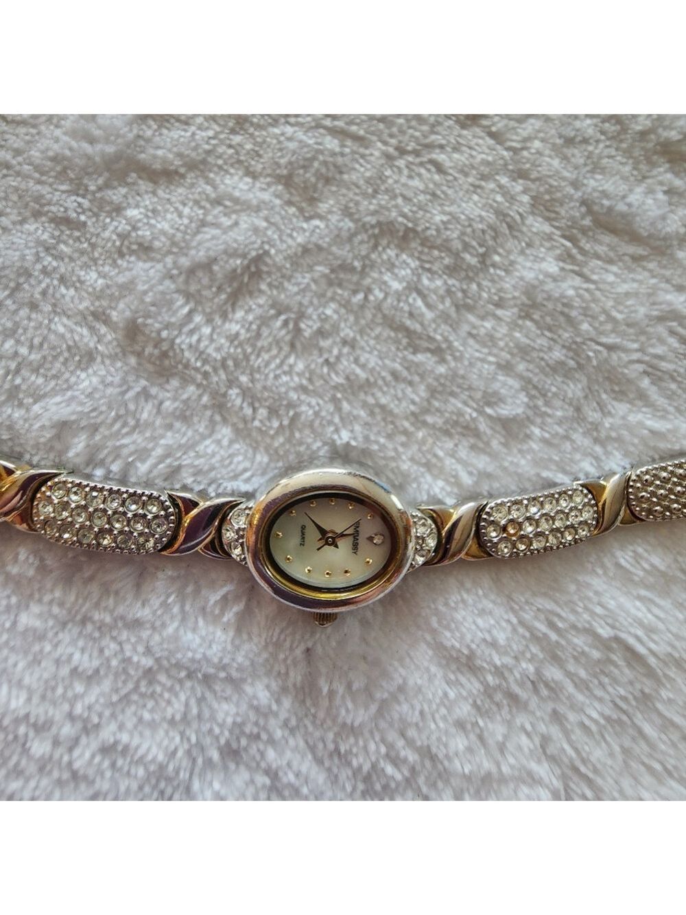 Avon Women’s Quartz Watch with Rhinestone Bracelet–Gold & Silver Tone Works - Picture 5 of 8